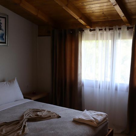 Bujtina Anlu Hotell Nepravishte Eksteriør bilde