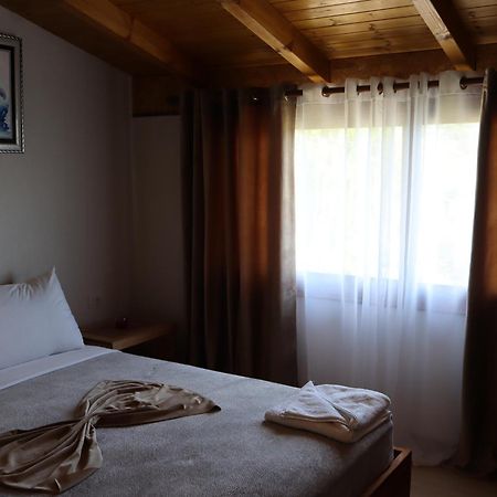 Bujtina Anlu Hotell Nepravishte Eksteriør bilde