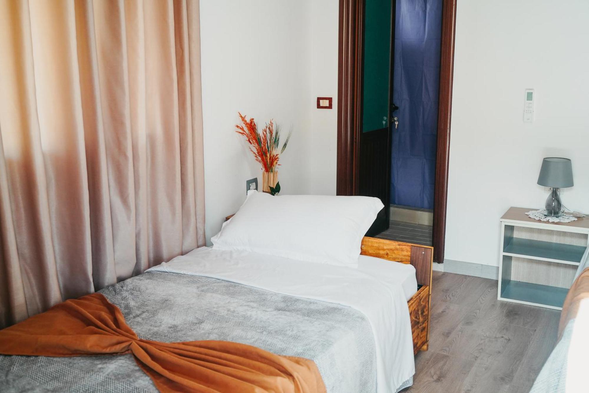 Bujtina Anlu Hotell Nepravishte Eksteriør bilde