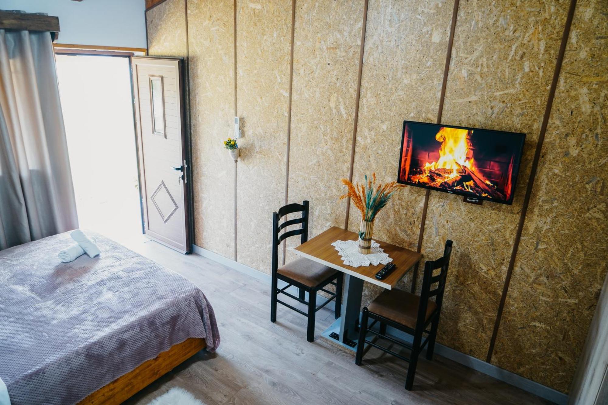Bujtina Anlu Hotell Nepravishte Eksteriør bilde