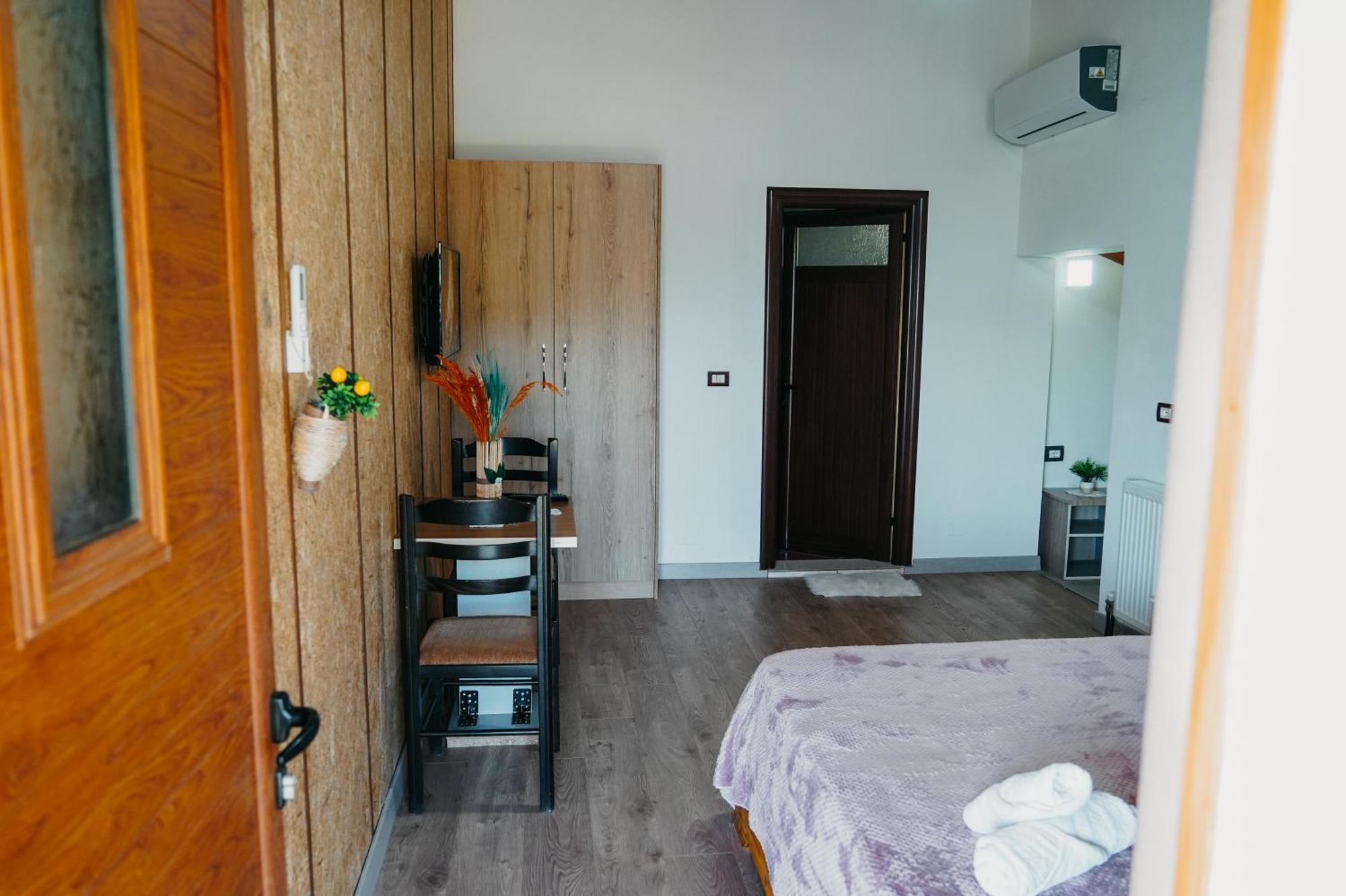 Bujtina Anlu Hotell Nepravishte Eksteriør bilde