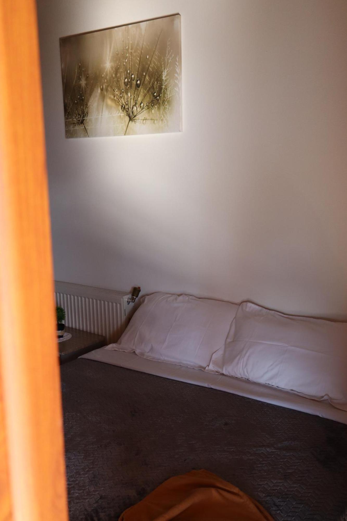 Bujtina Anlu Hotell Nepravishte Eksteriør bilde