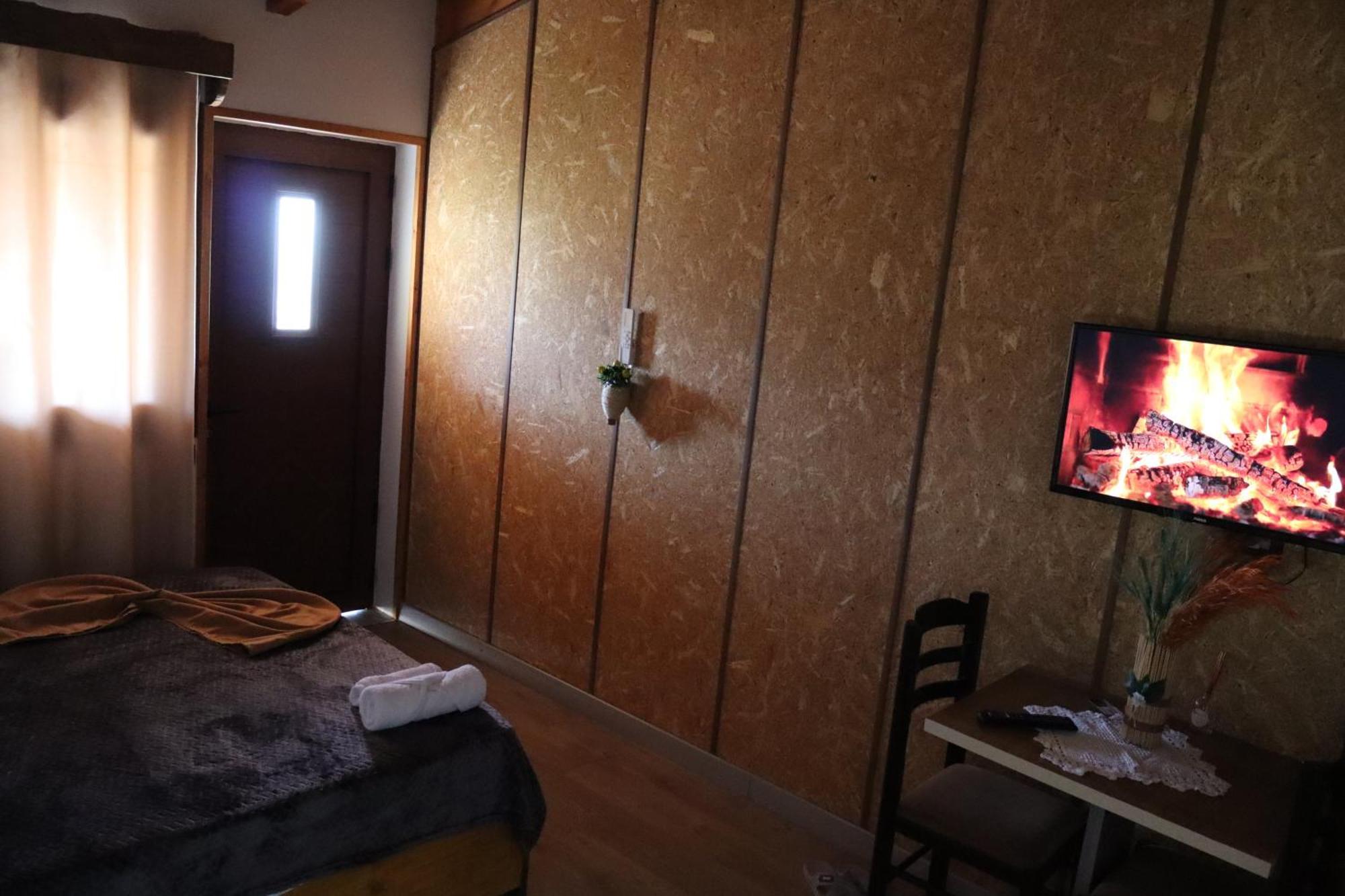 Bujtina Anlu Hotell Nepravishte Eksteriør bilde