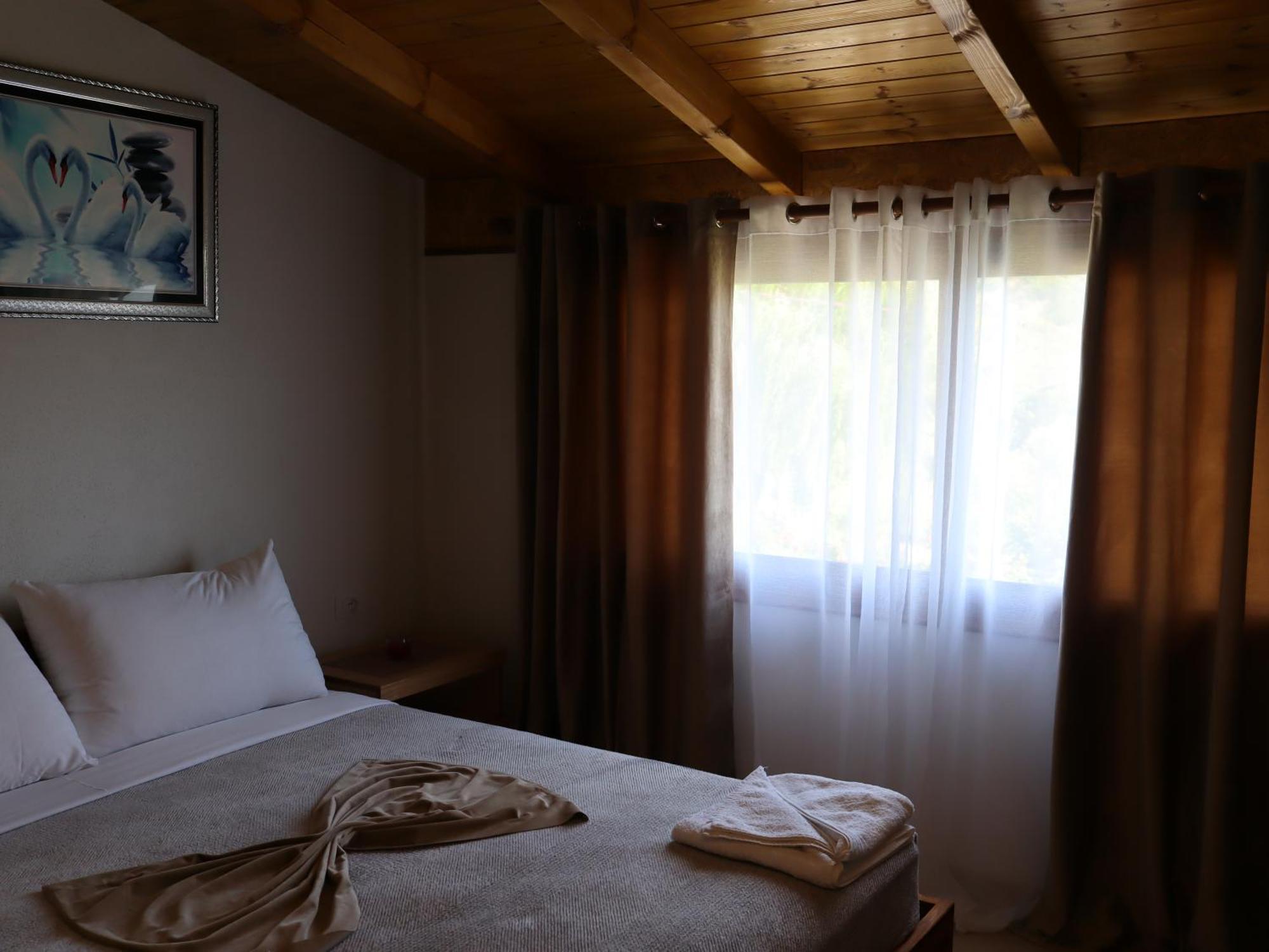 Bujtina Anlu Hotell Nepravishte Eksteriør bilde