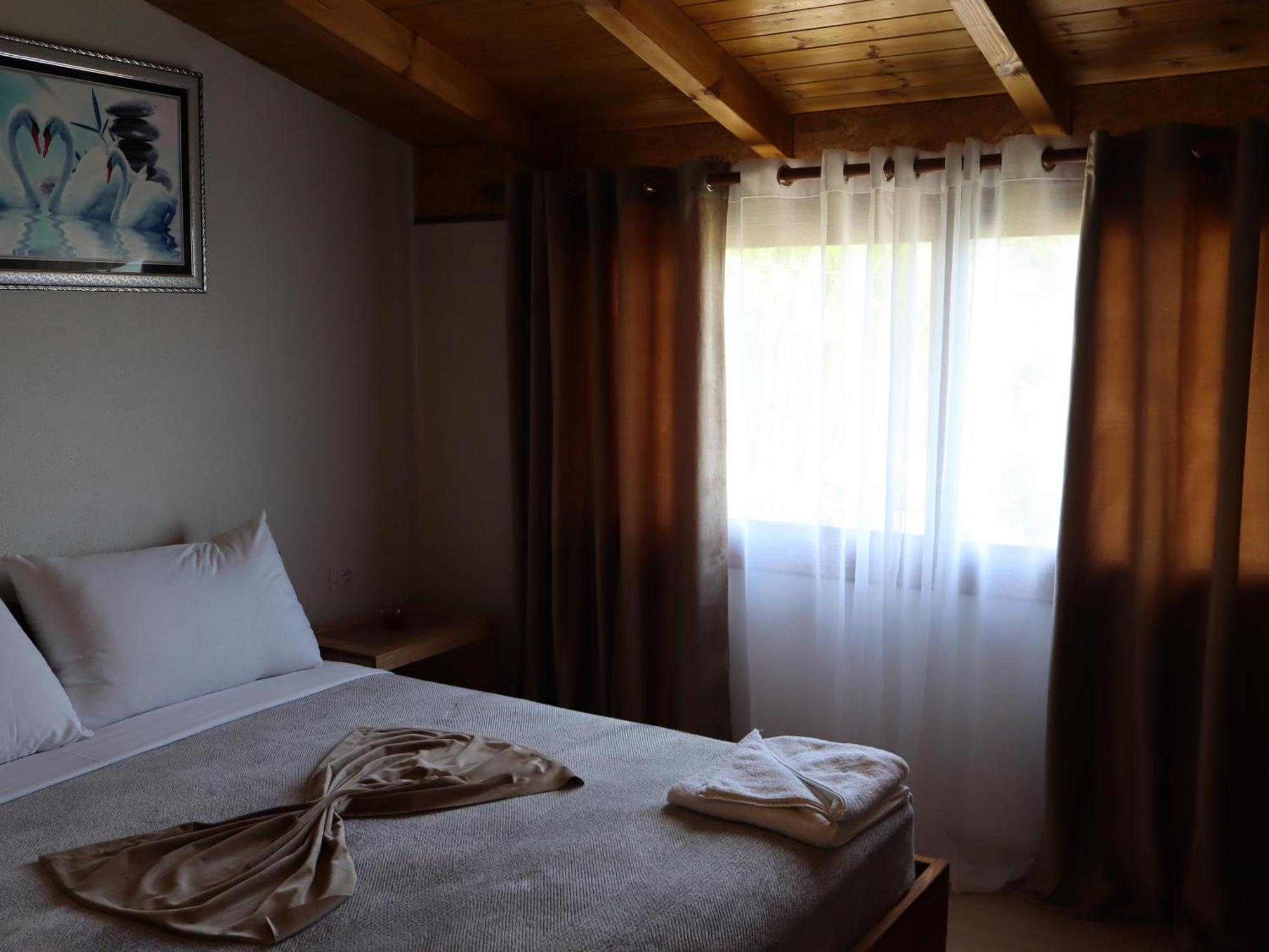 Bujtina Anlu Hotell Nepravishte Eksteriør bilde