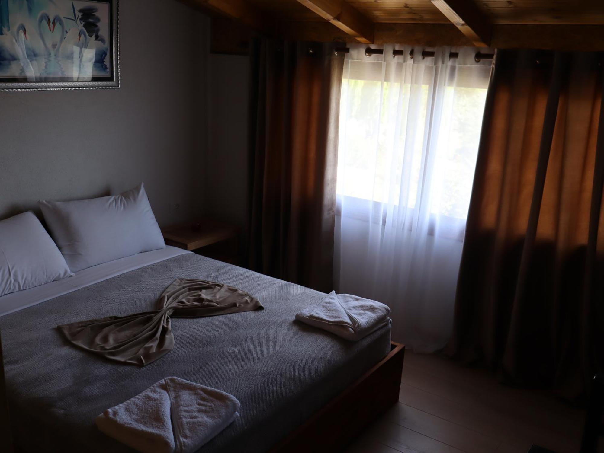Bujtina Anlu Hotell Nepravishte Eksteriør bilde