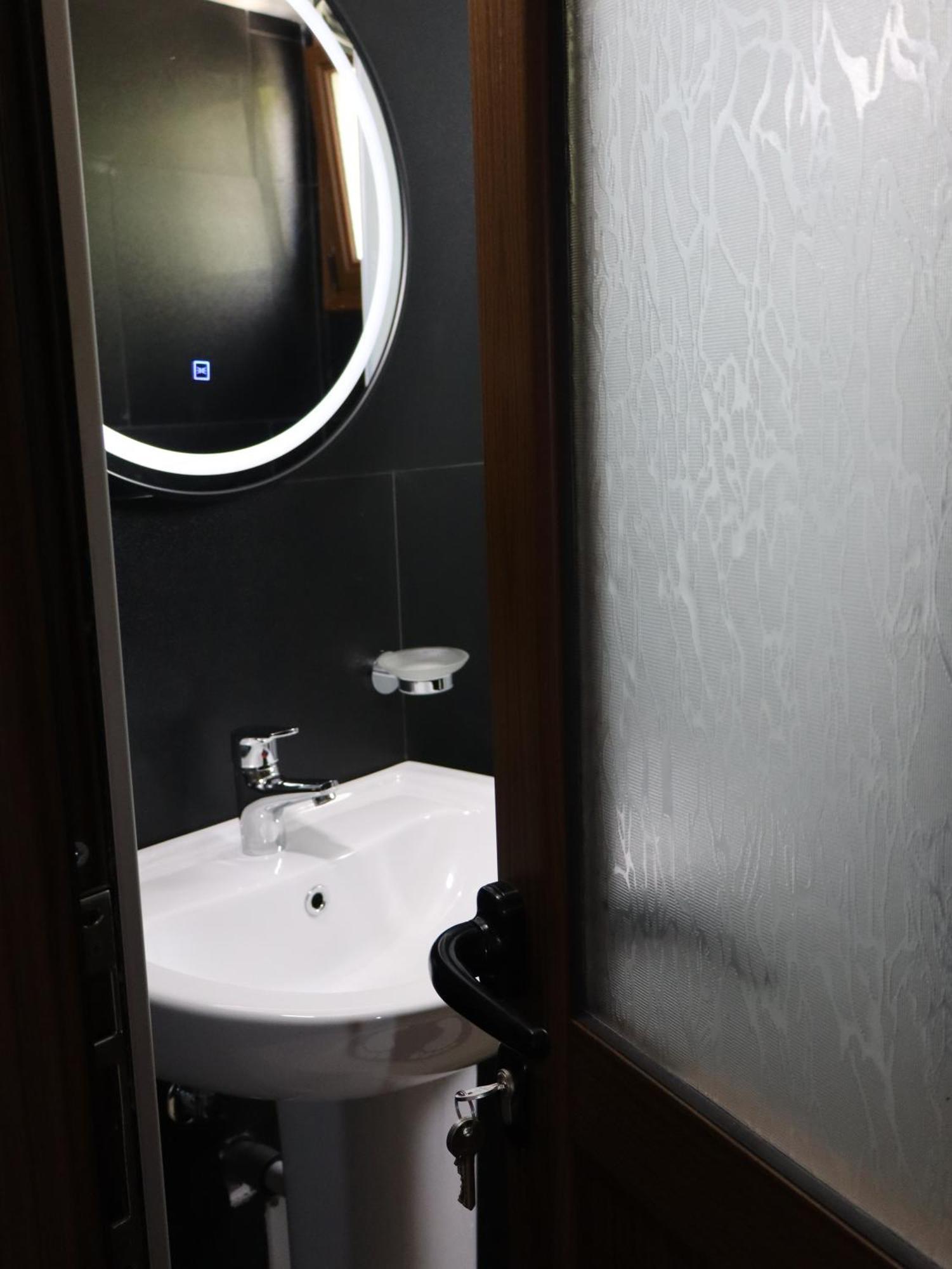 Bujtina Anlu Hotell Nepravishte Eksteriør bilde